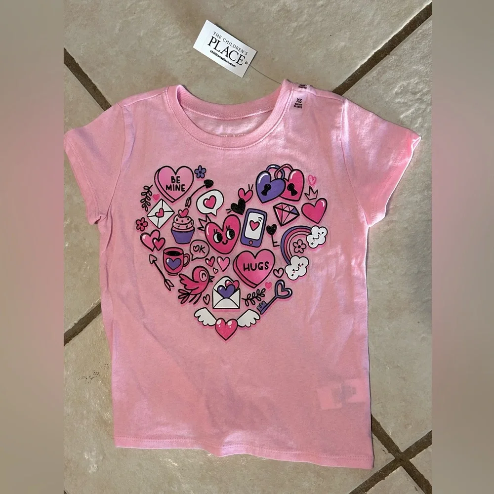NWT CHILDREN’S PLACE Valentine’s Day Heart Graphic T-Shirt Size XS